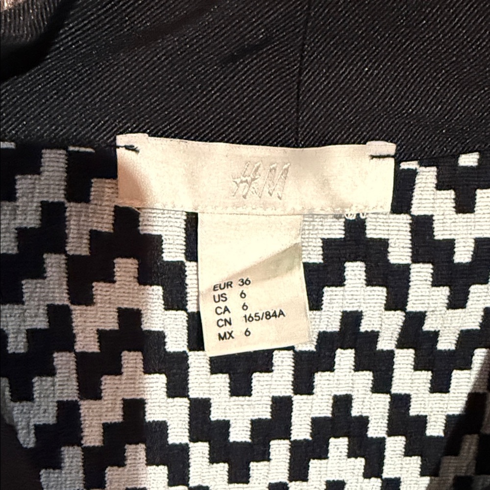 🄷&🄼 Monochrome Zigzag Knit Top size 6 - Picture 7 of 14